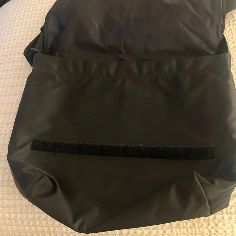 kate spade New York messanger bag